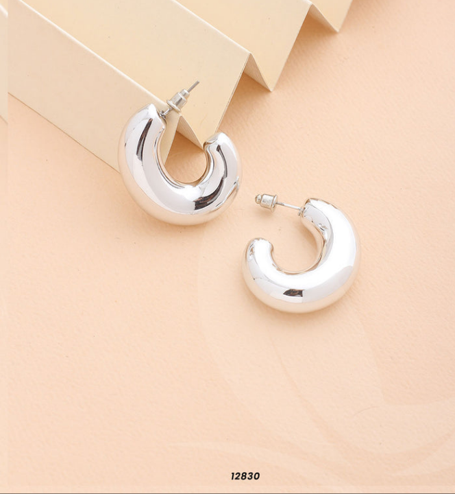 C-Type Stud Earrings