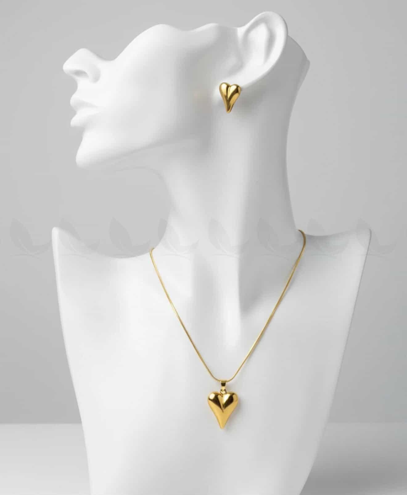 Chic Gold Heart Pendent