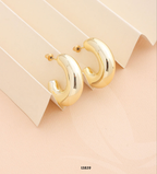 C-Type Stud Earrings