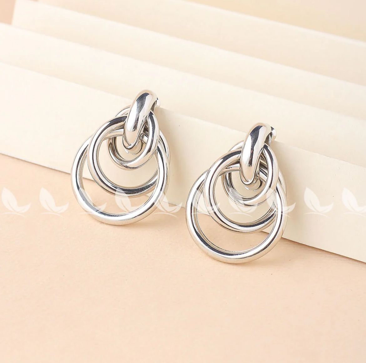 Classy Round Earrings